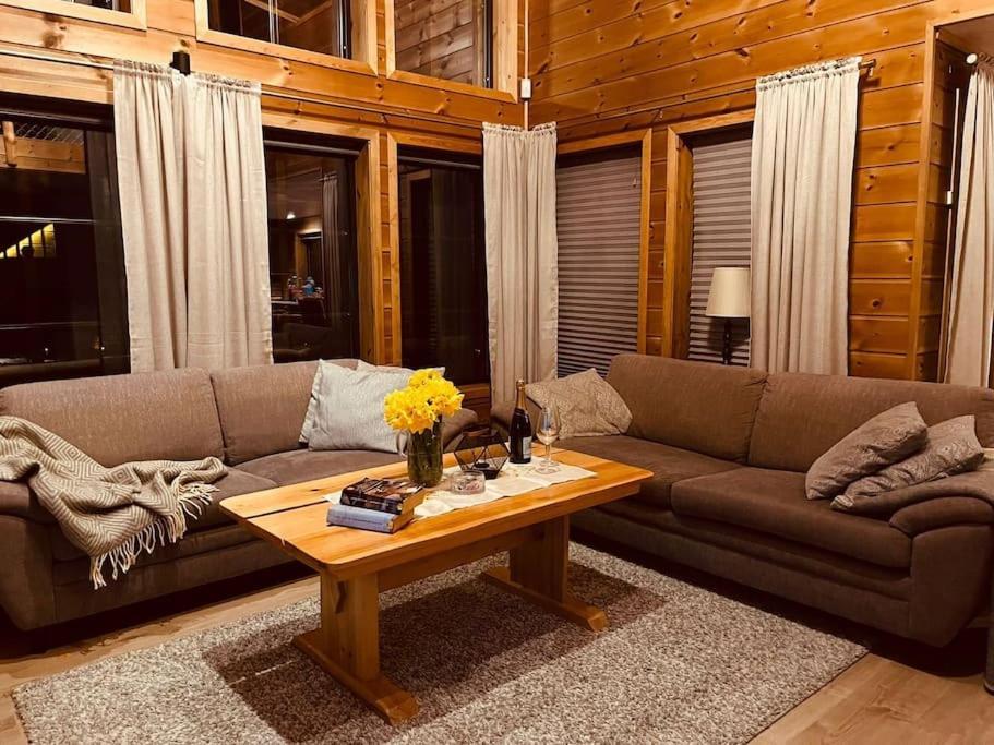 Cabin In Beautiful Surroundings At Harpefossen Nordfjordeid Exterior foto