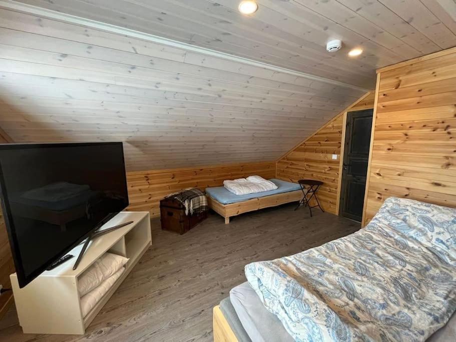 Cabin In Beautiful Surroundings At Harpefossen Nordfjordeid Exterior foto